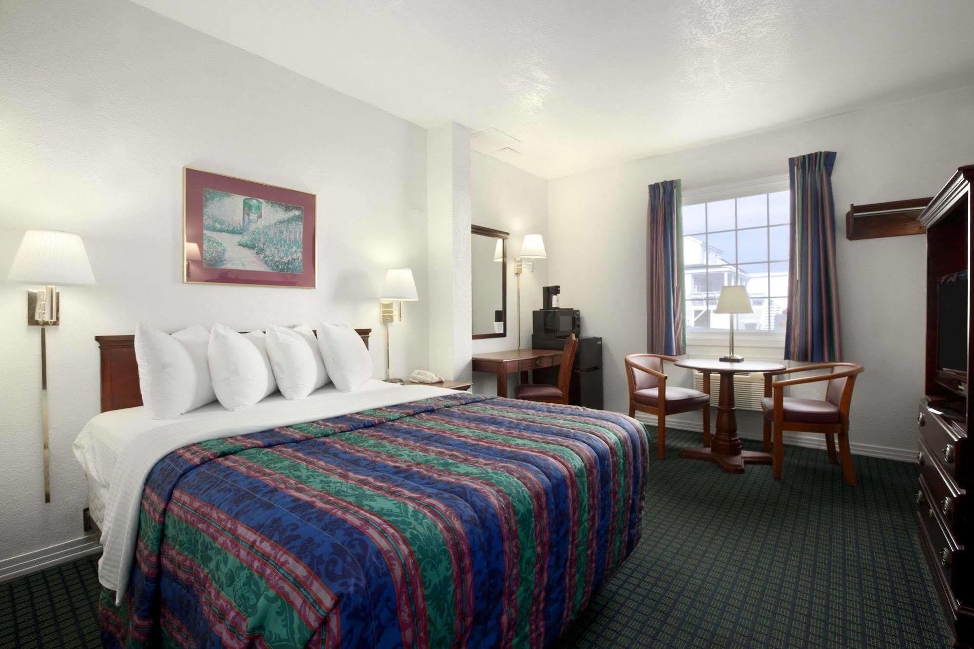 Days Inn By Wyndham Kill Devil Hills Oceanfront - Wilbur Eksteriør bilde