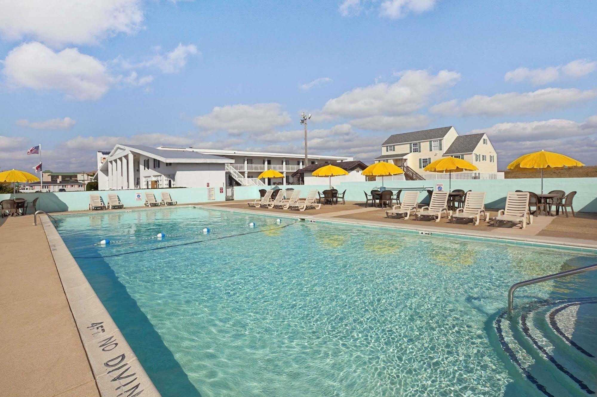 Days Inn By Wyndham Kill Devil Hills Oceanfront - Wilbur Eksteriør bilde
